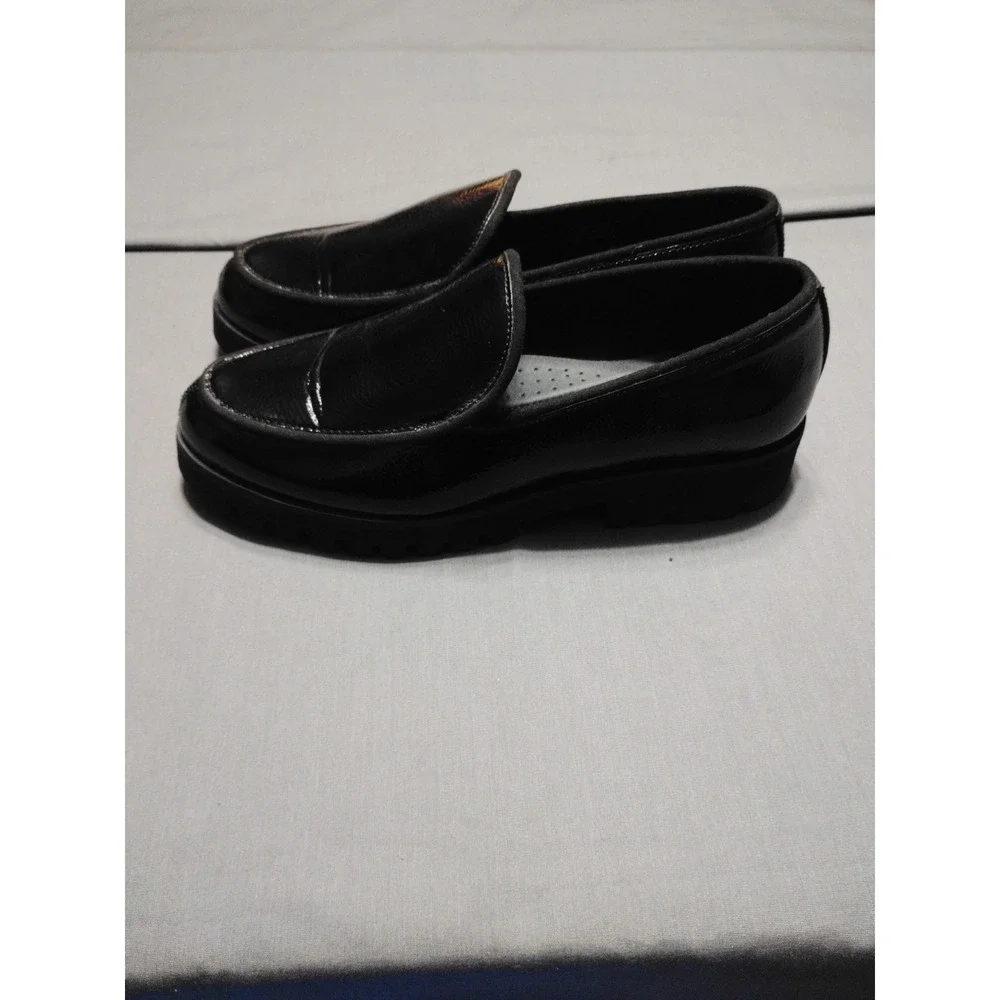 NWOT Donald J. Pliner Women 8M Elen Loafer Black Metallic Leather Goth Old Money